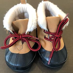 Baby duck boots! NWOT 6-9 month